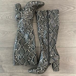 Beautiful animals print boots. Size 36